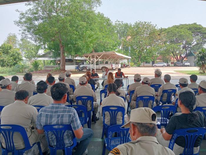 ประชุมสมาชิก อปพร.ตำบลเหล่า เพื่อซักซ...