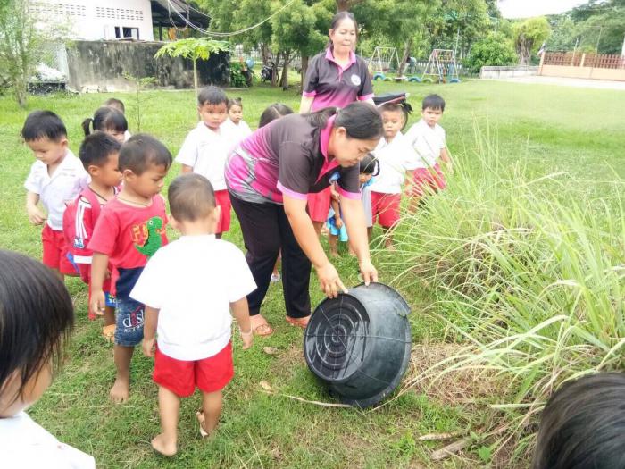 กองสาธารณสุขฯองค์การบริหารส่วนตำบลเหล่า จัดกิจกรรมป้องกันและควบคุมโรคไข้เลือดออกในวันไข้เลือดออกอาเซียน ASEAN Dengue Day ) ตามมาตรการ 3 เก็บป้องกัน 3 โรคในโรงเรียน ศูนย์พัฒนาเด็กเล็ก