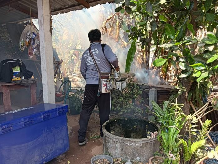 องค์การบริหารส่วนตำบลเหล่า ได้รับแจ้งจาก รพ.สต. ว่ามีผู้ป่วย โรคไข้เลือดออก ม.2 ต.เหล่า