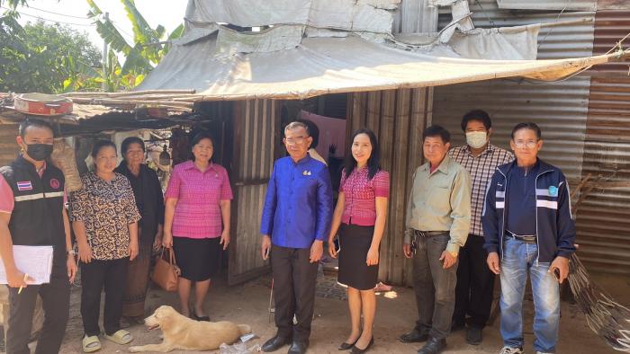 ลงพื้นที่เยี่ยมให้กำลังใจและสอบสภาพความเป็นอยู่ของผู้สูงอายุ ที่ของบอุดหนุนตามโครงการปรับสภาพแวดล้อมและสิ่งอำนวยความสะดวกของผู้สูงอายุ