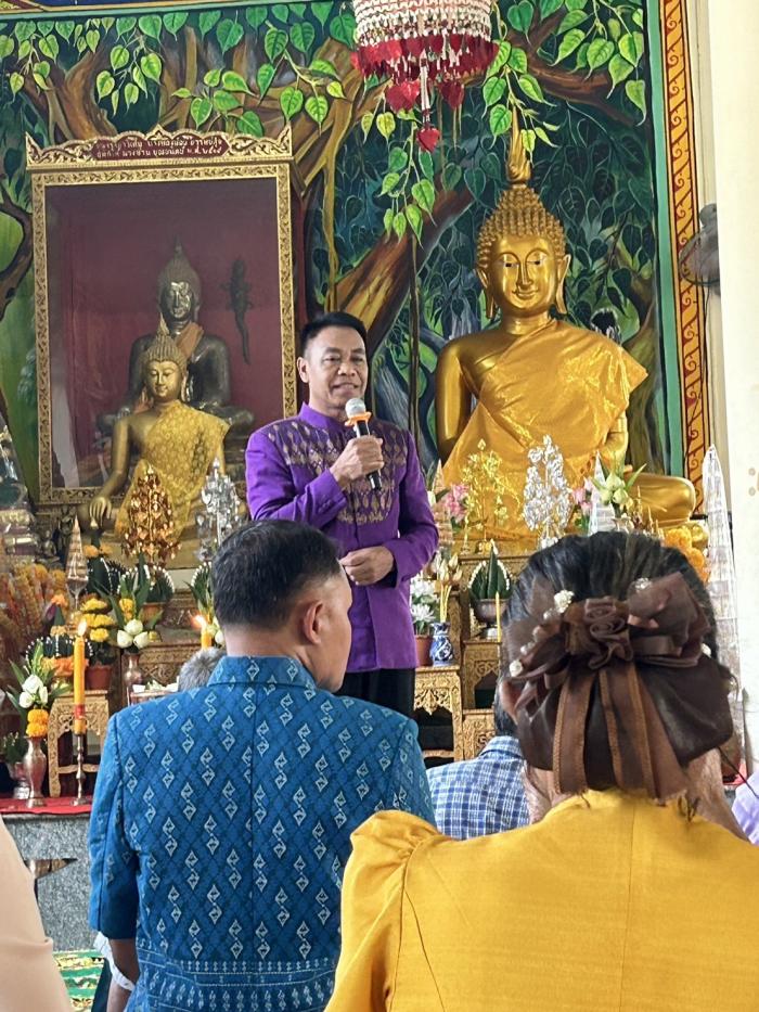 โครงการ “นายอำเภอโกสุมพิสัย พาเข้าวัด หิ้วปิ่นโต นุ่งผ้าไทย ไปทำบุญ”