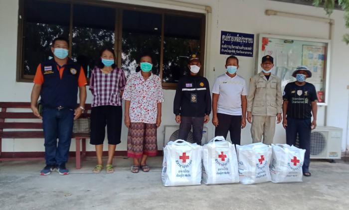 มอบถุงธารน้ำใจสภากาชาดไทยช่วยเหลือ ผู้ประสบวาตภัย ในพื้นที่ตำบลเหล่า